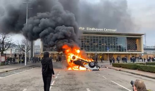 Olanda: Ciocniri între manifestanţi şi forţele de ordine în timpul protestelor faţă de restricţiile din pandemie - VIDEO