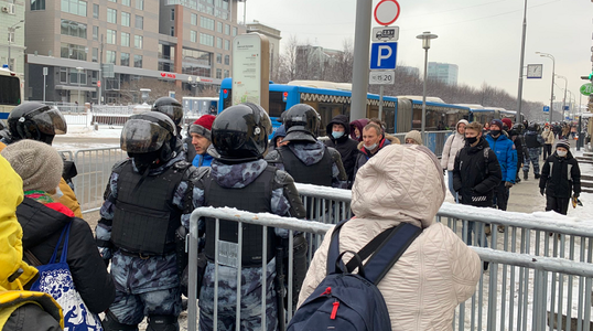 Peste 1.000 de arestări la manifestaţii în susţinerea lui Navalnîi în Rusia; ”Putin este un hoţ!”, ”Libertate!”, scandează manifestanţi la Moscova; Garda Naţională desfăşurată la Moscova şi Sankt Petersburg, înainte de adunări