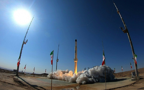 Iranul testează un nou lansator de sateliţi, Zoljanah, în trei trepte, echipat cu ”cel mai puternic” motor iranian cu combustibil solid