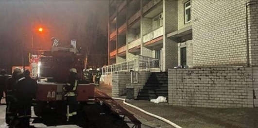 Un medic şi trei pacienţi au murit în urma unui incendiu la un spital Covid din sudul Ucrainei