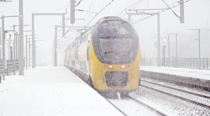 Furtună de zăpadă în Olanda, prima după zece ani: Transporturile sunt afectate, meciurile de fotbal au fost amânate