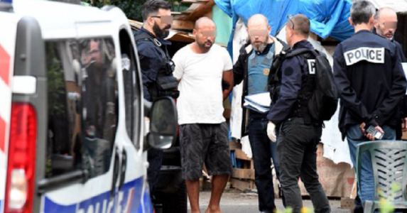 Procuratura din Toulouse cere condamnarea la trei până la zece ani de închsioare a 18 romi bulgari, pe care-i acuză că auplasat în în ”sclavie modernă” 33 de cerşetori în Franţa
