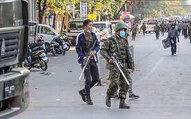 Forţe de ordine birmane deschid focul pentru a dispersa manifestanţi la Mandalay, scrie presa locală