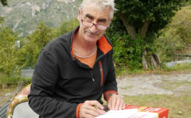 Principalul acuzat jihadist în procesul răpirii şi decapitării ghidului montan francez Hervé Gourdel în Algeria, în 2014, condamnat la pedeapsa capitală, dar şi şapte complici ai acestuia; cinci însoţitori ai francezlui, achitaţi