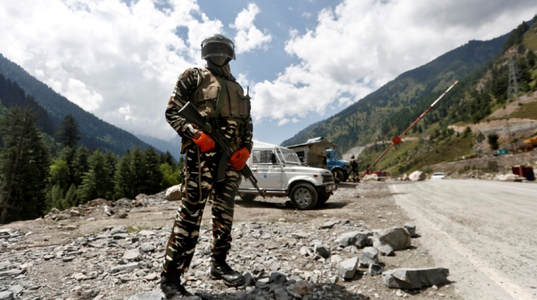 Patru militari chinezi, ucişi în bătăile sângeroase din iunie 2020 cu militari indieni în Himalaya, anunţă Beijingul