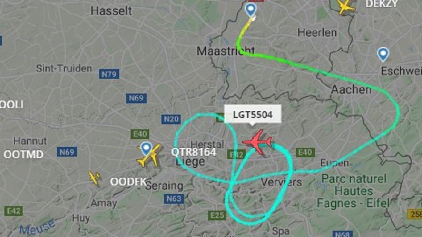 Un avion care a pierdut după decolarea în Olanda părţi dintr-un motor a aterizat în siguranţă la Liege – VIDEO