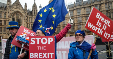 Londra acceptă să prelungească cu două luni, până la 30 aprilie, aplicarea provizorie a acordului comercial post-Brexit