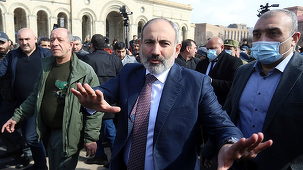 Premierul armean Nikol Paşinian denunţă o tentativă de puci după ce Statul Major îi cere să demisioneze; manifestaţii la Erevan; Kremlinul, îngrijorat