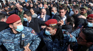 Mevlüt Cavusoglu ”condamnă ferm”, la Budapesta, ”tentativa de puci” din Armenia