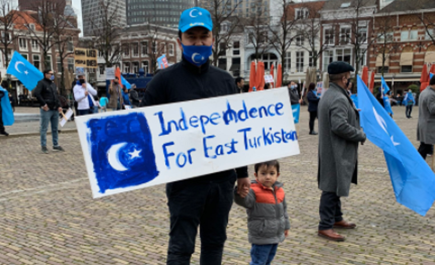Olanda, primul stat UE care acuză China de genocid împotriva uigurilor în Xinjiang; Beijingul condamnă demersul