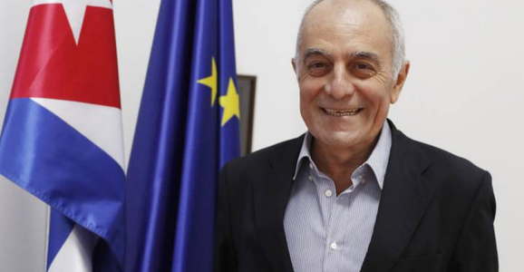 Ambasadorul UE în Cuba, spaniolul Alberto Navarro, chemat să dea explicaţii la Bruxelles după ce semnează o scisoare deschisă adresată lui Joe Biden prin care-i cere să ridice embargoul impus de SUA; 16 eurodeputaţi cer să fie înlocuit în funcţie din cauz