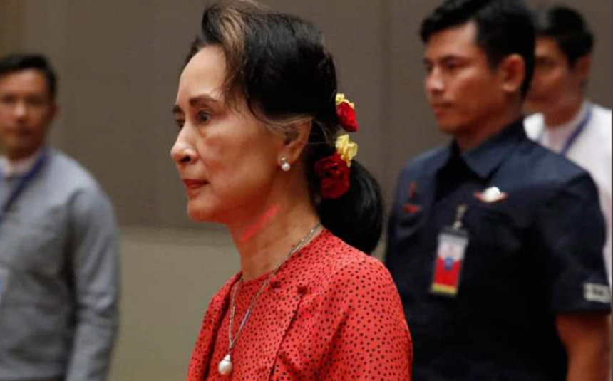 Aung San Suu Kyi, inculpată de încălcarea unei legi a telecomunicaţiilor şi ”incitare la tulburări publice”; tensiuni puternice la manifestaţii în Myanmar după cea mai sângeroasă zi de reprimare, în urma căreia bilanţul total al morţilor creşte la 30