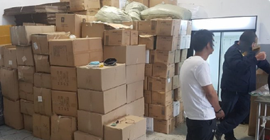 Interpolul anunţă primele confiscări de false vaccinuri împotriva covid-19; 2.400 de false vaccinuri confiscate în Africa de Sud, reţea de vaccin contrafăcut destructurată în China; avertisment cu privire la vaccinuri puse în vânzare pe Internet sau ”darknet”