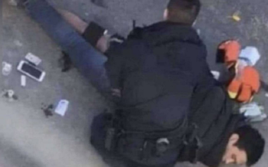Suspectul în atacul cu arma albă în Suedia, un afgan sosit în ţără în 2018, dezvăluie presa; bilanţul atacului, revizuit de poliţie la şapte răniţi; trei răniţi au suferit răni care le pun viaţa în pericol, doi grav