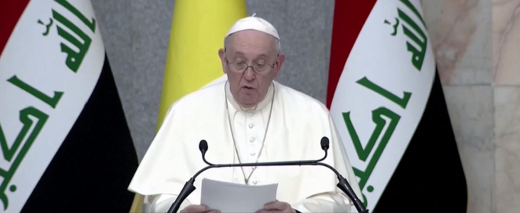 Papa Francisc, întâmpinat de mulţimi entuziaste la Irbil şi Mosul. Suveranul Pontif s-a rugat printre ruinele bisericilor - VIDEO