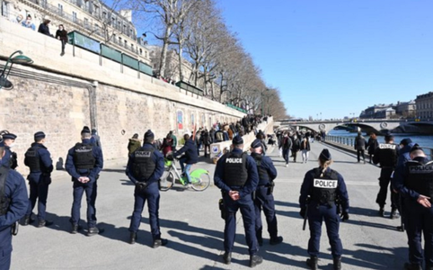 Primarul Parisului Anne Hidalgo se declară şocată şi acuză Guvernul că nu a informat-o cu privire la evacuarea în weekend a cheiurilor Senei din cauza covid-19, o operaţiune pe care o consideră nejustificată