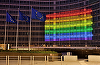 Eurodeputaţii se mobilizează pentru a transforma UE într-o ”zonă de libertate” a lesbienelor, gay-ilor, bisexualilor şi transsexualilor; un proiect de rezoluţie îndeamnă CE să recurgă la infringement, plăţi şi Articolul 7 în impunerea respectării drepturi