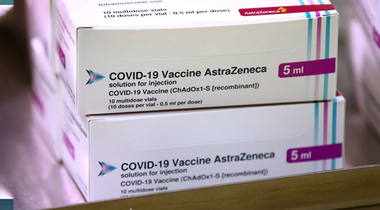AstraZeneca ar urma să livreze UE în primul trimestru doar 30 de milioane de doze de vaccin împotriva covid-19 în loc de aproape 40 de milioane; furie la Bruxelles şi Paris