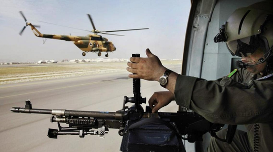 Cel puţin nouă morţi în centrul Afganistanului, în urma prăbuşirii unui elicopter militar