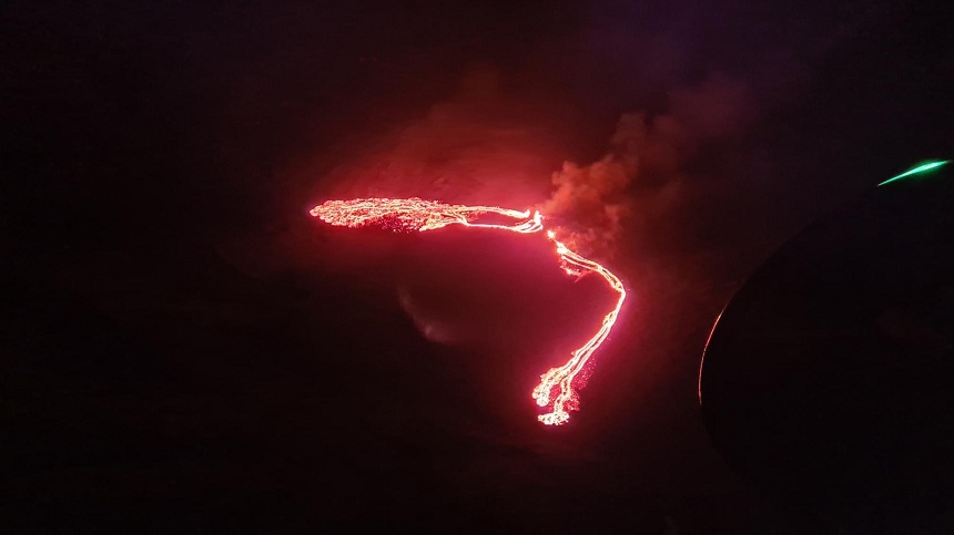 Un vulcan a erupt la aproximativ 40 de kilometri de capitala islandeză Reykjavik - VIDEO