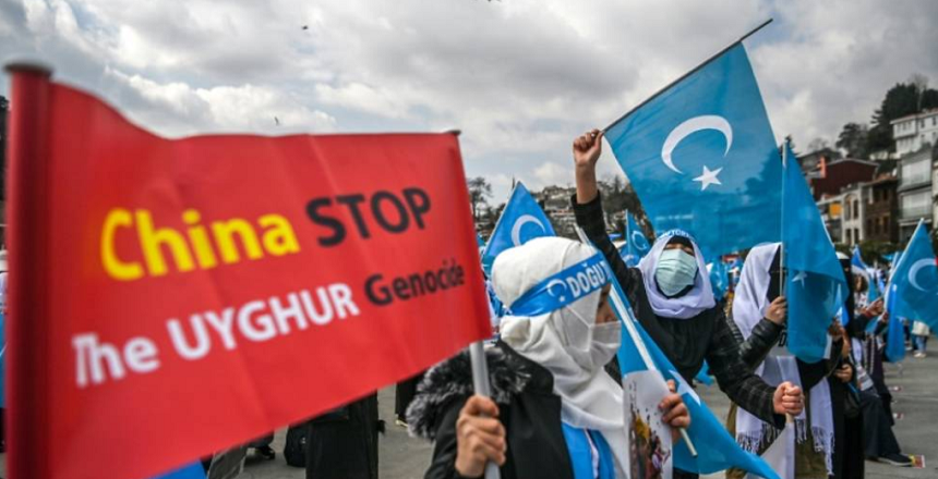 UE sancţionează China privind încălcarea drepturilor omului uigurilor în Xinjiang, pentru prima oară după 30 de ani, de la reprimarea în sânge a manifestaţiilor din Piaţa Tiananmen; Beijingul sancţionează patru entităţi şi zece oficiali