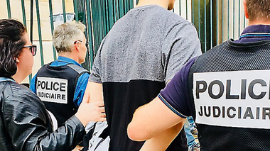 Un tânăr zugrav francez şomer, Anthony Riss, judecat la Nîmes cu privire la uciderea în 2018 a unei prostituate românce, Nicoleta