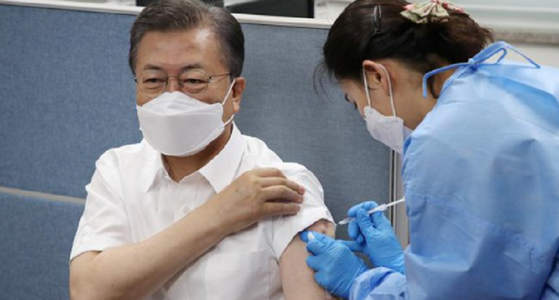 Moon Jae-in, vaccinat cu vaccinul AstraZeneca-Oxford