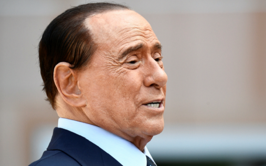 Fostul premier italian Silvio Berlusconi, spitalizat de luni, nu se prezintă în justiţie la Milano