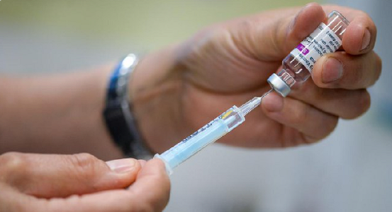 Agenţia franceză a medicamentului confirmă un risc rar de tromboză în urma vaccinării cu vaccinul anticovid AstraZeneca-Oxford