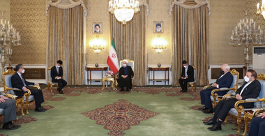 Iranul şi China încheie un ”pact de coperare strategică pe 25 de ani” cu privire la ”investiţii reciproce în diverse domenii, mai ales în transporturi, porturi, industrie şi servicii”, în cadrul Noilor Drumuri ale Mătăsii