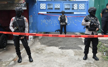 Atentatul sinucigaş de la catedrala din Makassar, în Indonezia, de Florii, comis de către un cuplu de tineri căsătoriţi, anunţă poliţia; ancheta continuă în vederea căutării altor persoane implicate în atac