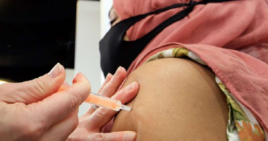 Rata vaccinării împotriva covid-19, cu mult mai mică, în primul trimestru, în rândul minorităţilor etnice şi religioase din Anglia, anunţă Biroul Naţonal britanic de Statistică
