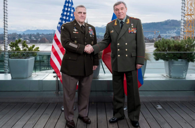 Şefii statelor majore american şi rus discută la telefon despre tensiunile din estul Ucrainei