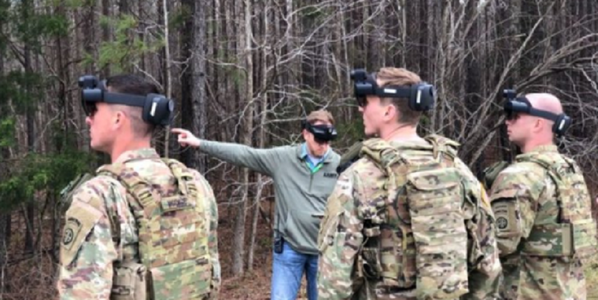 Armata americană comandă Microsoft  căşti de realitate augmentată pentru forţele de luptă în valoare de aproape 22 de miliarde de dolari
