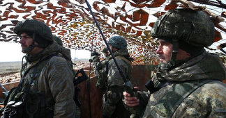 Deplasarea unor trupe şi material militar în apropierea frontierei cu Ucraina nu reprezintă o ameninţare, dă asigurări Kremlinul; Armata rusă îşi deplasează trupele aşa cum consideră ea, afirmă Peskov