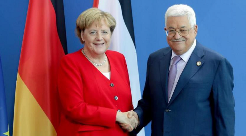 Mahmoud Abbas, în Germania, la examene medicale ”de rutină” şi la o întâlnire cu Angela Merkel