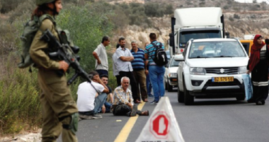 Un palestinian ucis prin împuşcare în cap, iar soţia sa rănită, într-o maşină, de către militari israelieni, la Bir Nabala, în Cisiordania ocupată; armata israeliană anunţă că a dejucat un atac cu maşina vizând militari