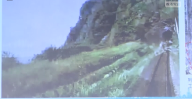 Accident feroviar în Taiwan - Trenul a lovit la 120km/h camionul scăpat de sub control, la un minut după ce a ajuns pe şine