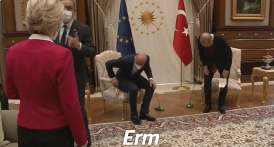 Ursula von der Leyen, privată de scaun la o reuniune, la Ankara, cu Recep Tayyip Erdogan şi Charles Michel, un incident diplomatic comentat amplu pe Internet