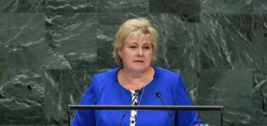 Premierul norvegian a fost amendat pentru încălcarea regulilor de distanţare socială 