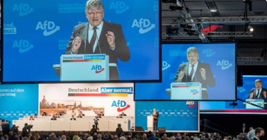 Partidul de extremă dreapta Alternativa pentru Germania îşi stabileşte drept obiectiv ieşirea Germaniei din Uniunea Europeană, oprirea măsurilor împotriva covid-19 şi reîntregirii familiilor refugiaţilor, în campania în vederea alegerilor din toamnă