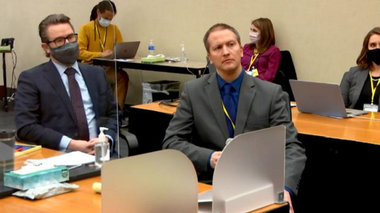 Derek Chauvin refuză să depună mărturie în procesul în care este judecat de uciderea lui George Floyd şi invocă al Cincilea Amendament al Constituţiei americane, care îi dă dreptul să nu depună o mărturie prin care să se autoincrimineze