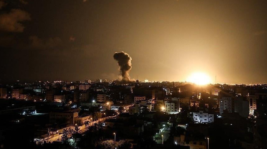 Atacuri aeriene israeliene în Fâşia Gaza, în urma unui tir de rachetă