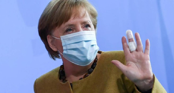 UPDATE-Angela Merkel, vaccinată cu prima doză de vaccin împotriva covid-19 AstraZeneca-Oxford