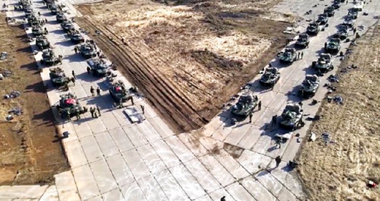 Rusia lansează exerciţii militare vaste în Crimeea; Şoigu supervizează manevre cu peste 10.000 de oameni şi 40 de nave de război
