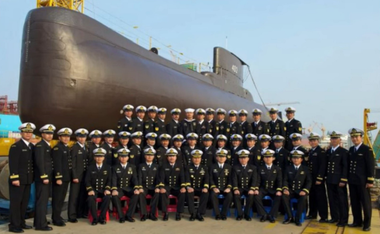 Submarinul KRI Nanggala 402, găsit rupt în trei de către Marina indoneziană, în largul Insulei Bali la 850 de metriadâncime; toţi cei 53 de membri ai echipajului au murit