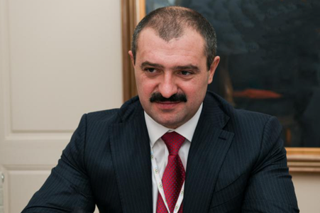 Aleksandr Lukaşenko vrea să-i transfere puterea, după moartea sa, fiului său Viktor Lukaşenko