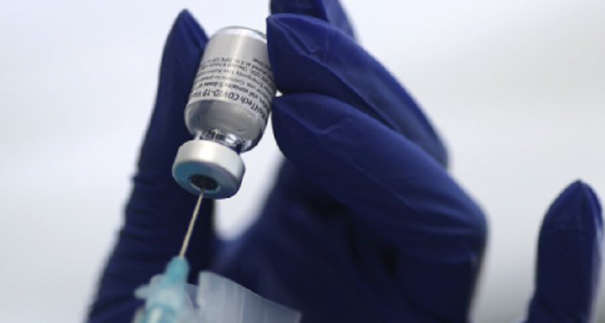 Anchetă în Germania, după ce o infirmieră administrează o soluţie salină unui număr de şase persoane, în loc de vaccin anticovid Pfizer-BioNTech, pentru a ascunde faptul că a spart un flacon de vaccin