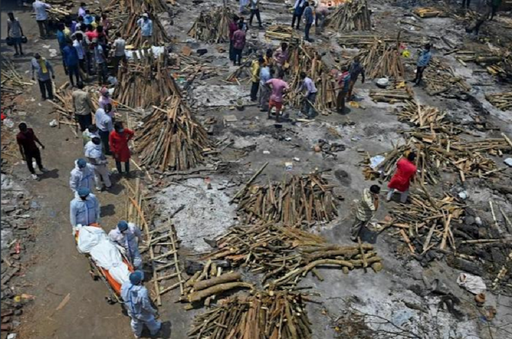 Corpuri incinerate într-o parcare la New Delhi