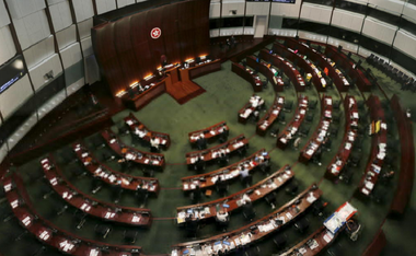 Hong Kongul adoptă o nouă lege a imigraţiei, care permite impunerea unor interdicţii de ieşire din fosta colonie britanică similare celor din China continentală
